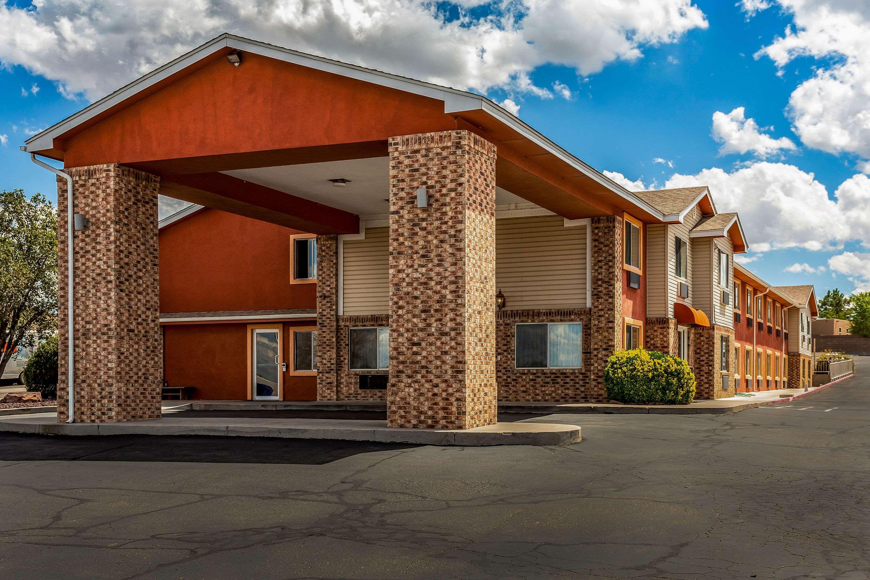 Quality Inn Los Lunas Екстериор снимка
