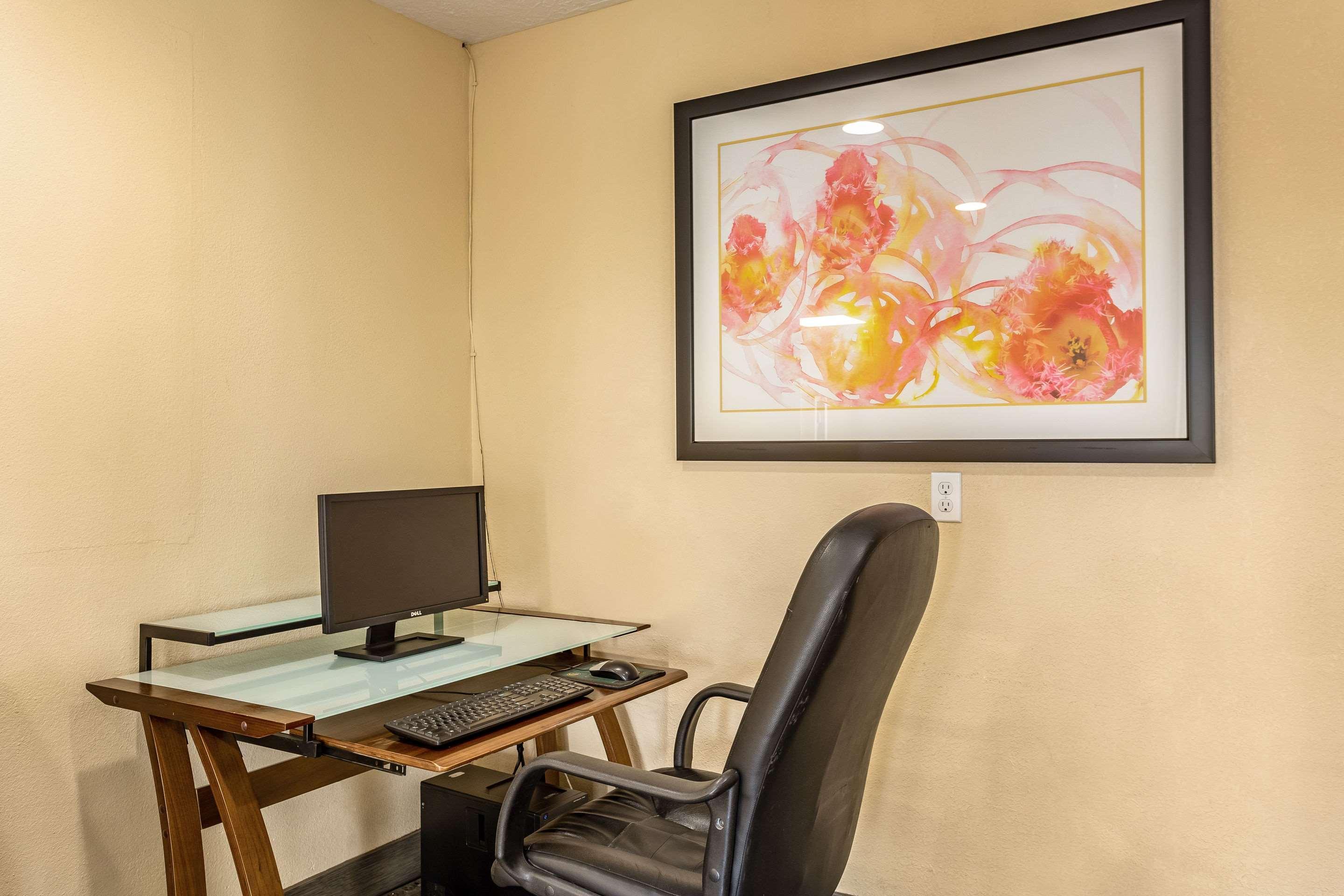 Quality Inn Los Lunas Екстериор снимка