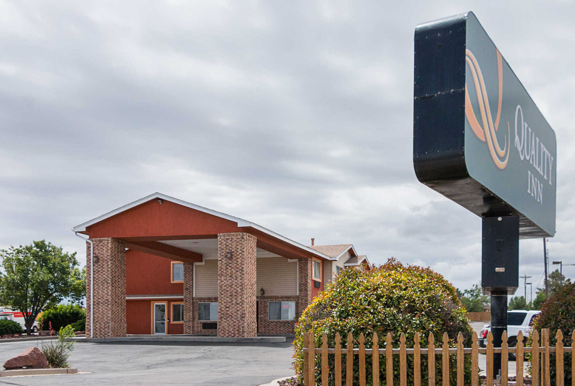 Quality Inn Los Lunas Екстериор снимка