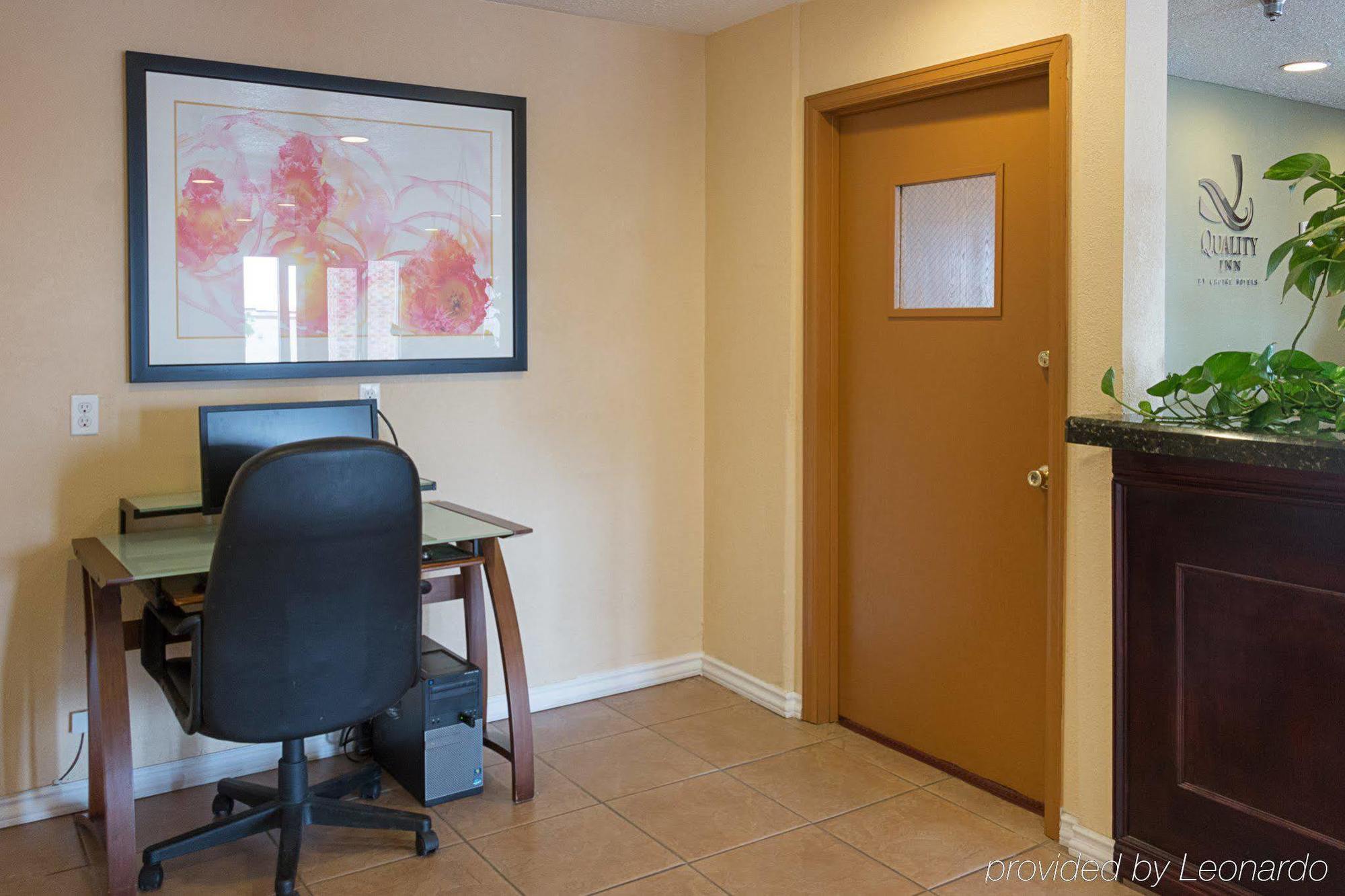 Quality Inn Los Lunas Екстериор снимка
